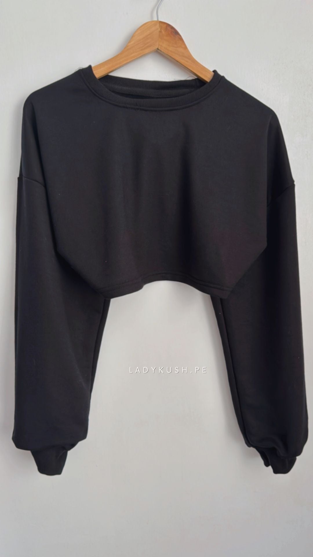 Polera Crop - Estilo y Comodidad